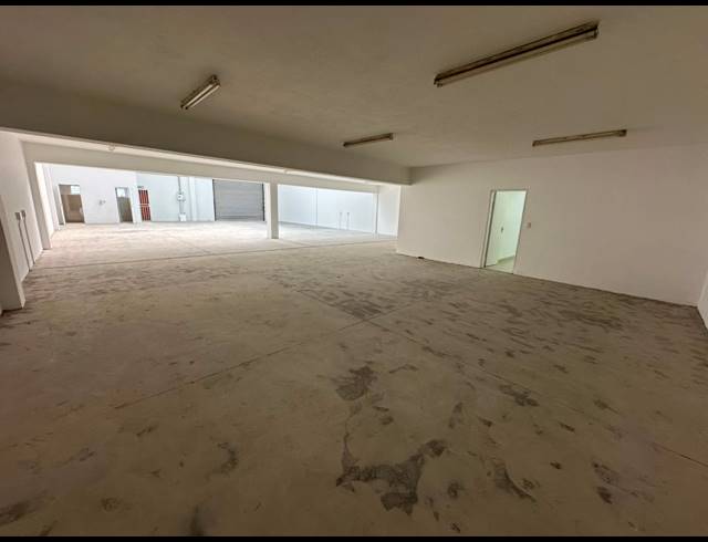 624M² WAREHOUSE TO LET IN NORTH RIDING